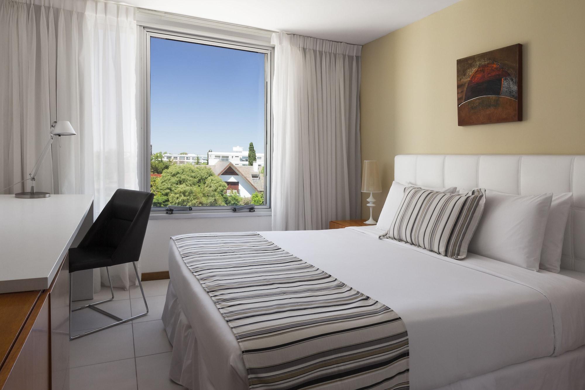Real Colonia Hotel & Suites Колония-дель-Сакраменто Экстерьер фото
